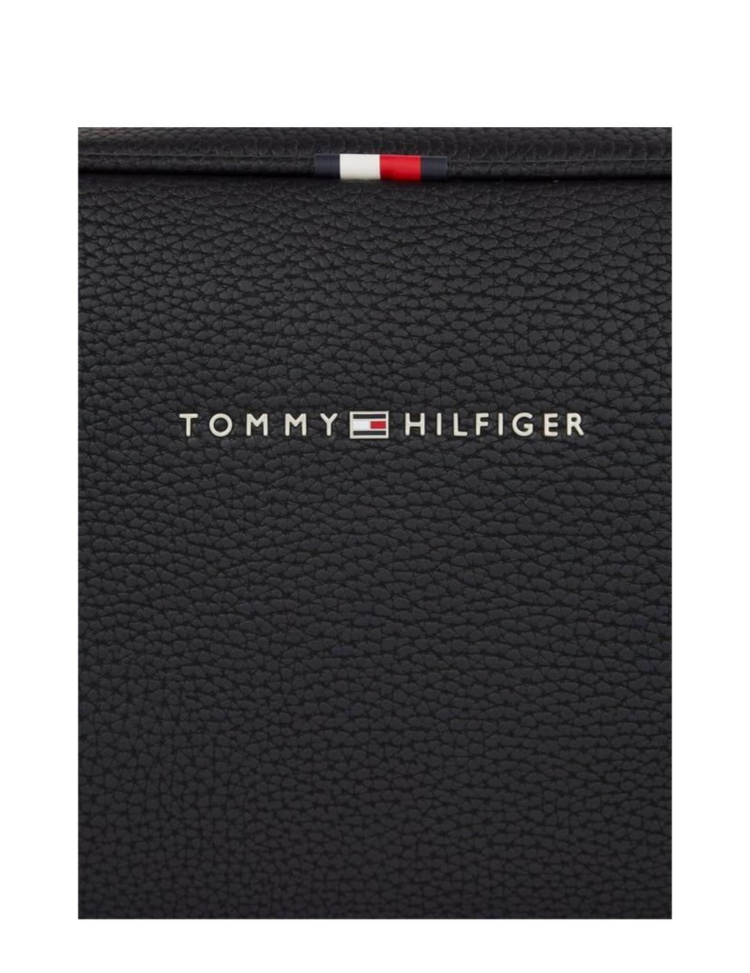 شنطة يد ماركة tommy مصنوعة من الجلد الفاخر بسوست رئيسية كبيرة ومقسمة من الداخل 